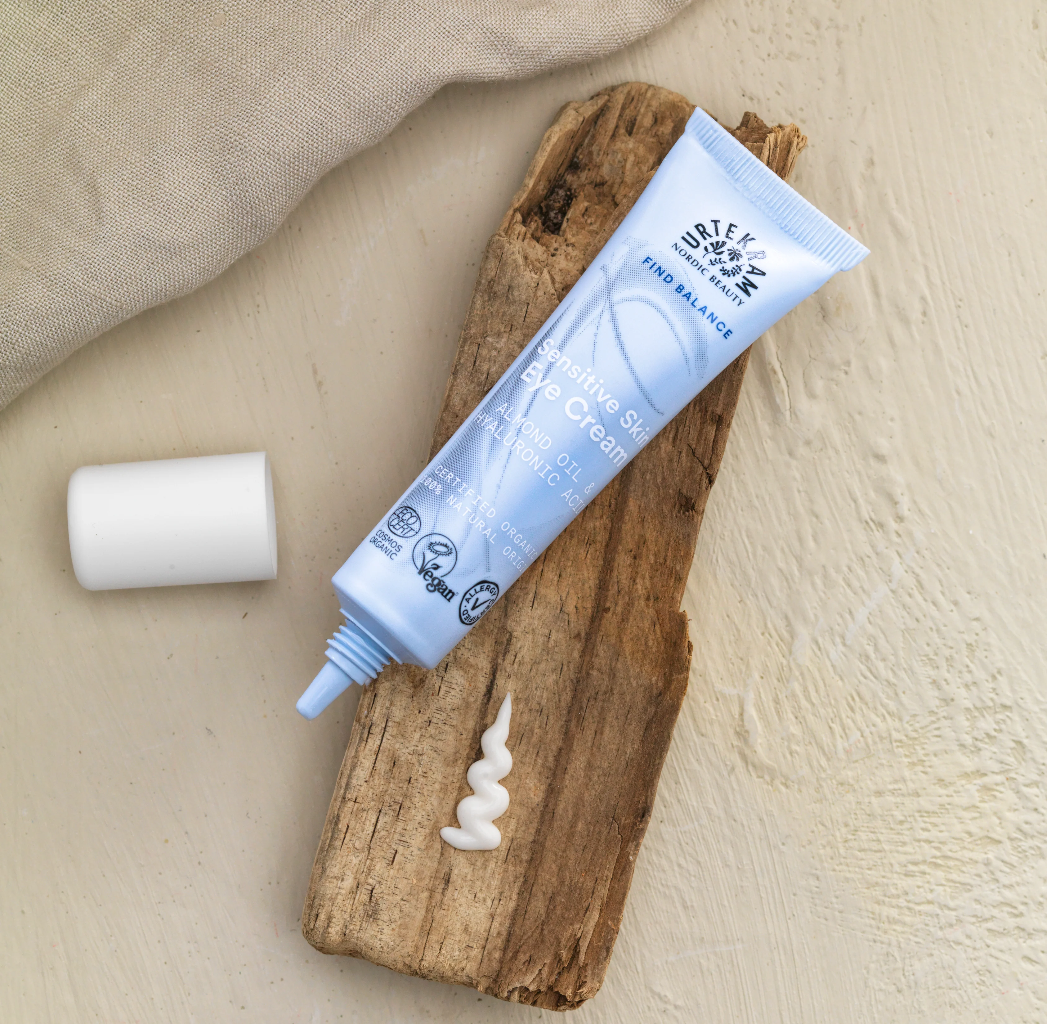 Urtekram Eye Cream With Almond Oil Hyaluronic Acid | 15 ml - Image 2